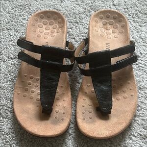 Vionic Elvia Sandal with arch support